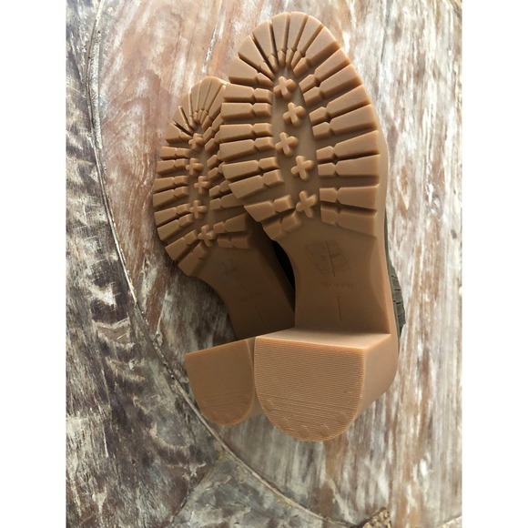 Dolce Vita Caster H20 Bootie Lug Sole Waterproof Leather Olive Green NEW 8 - Picture 5 of 8